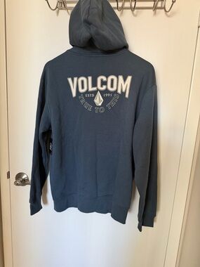 Volcom Men's size small Blue Zip Sweatshirt - True To This